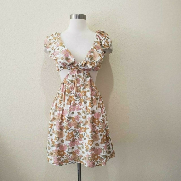 Princess Polly Dresses & Skirts - Princess Polly DAISY LEE MINI DRESS MULTI FLORAL used size 4